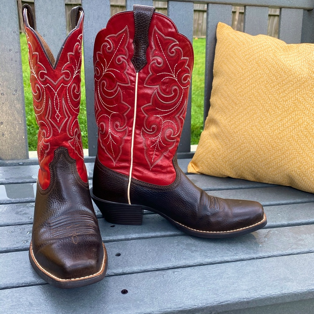 Women’s Square Toed Red & Brown Ariat Cowboy Boots, Size 8